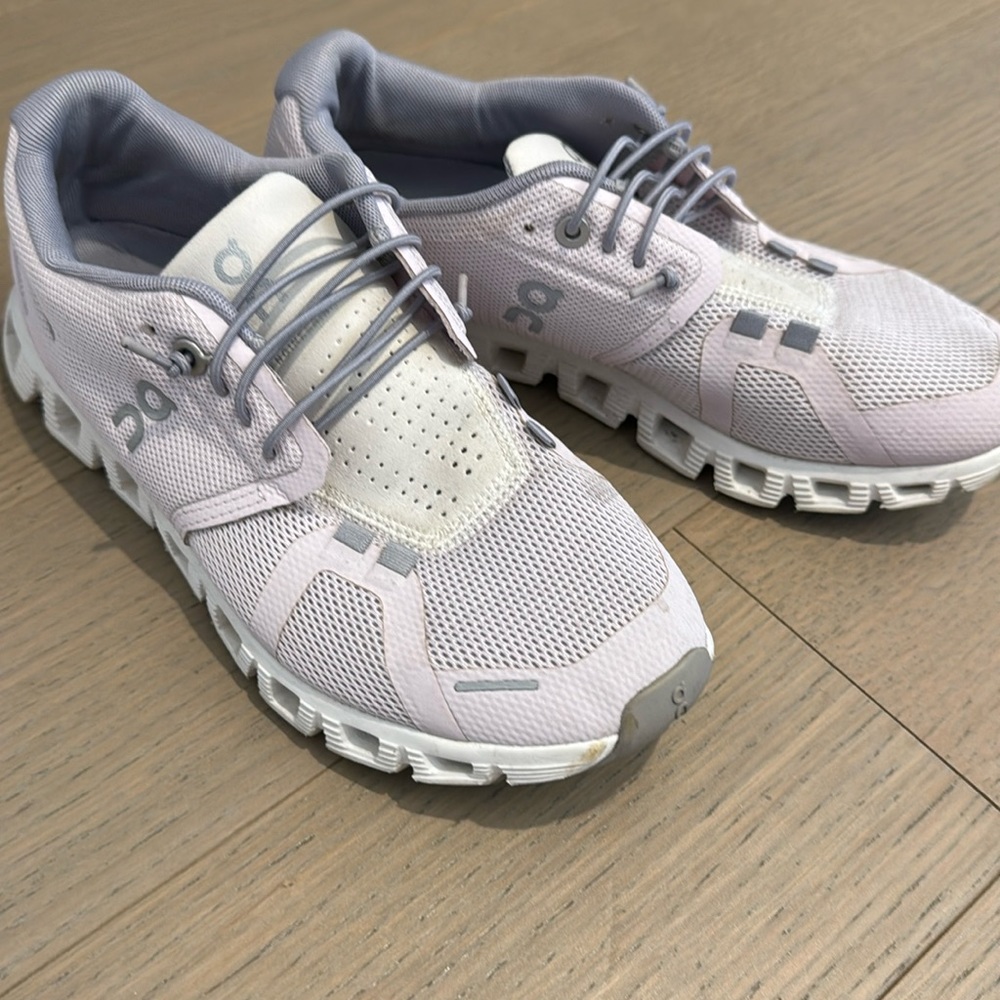 On Cloud 5 Running Sneakers